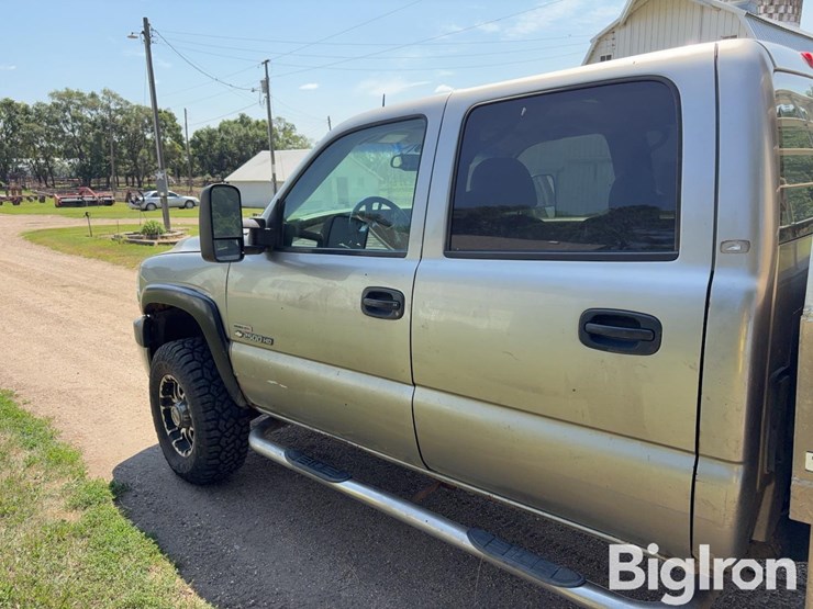 2001-chevrolet-2500hd-image-16