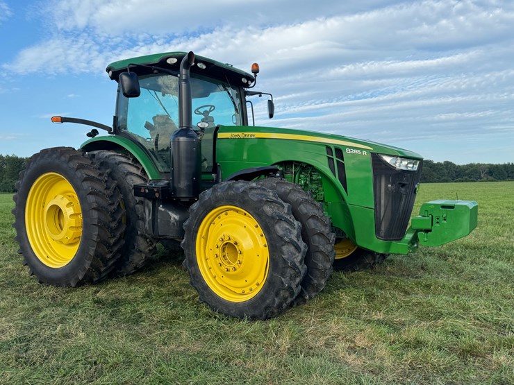 john-deere-8285r-image-10
