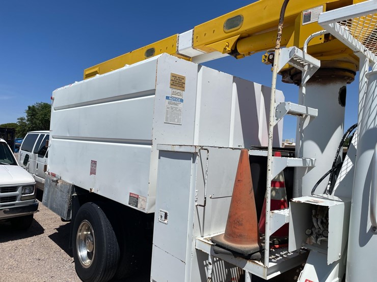 #2253-•-1998-isuzu-2-ton-cargo-truck-(has-nm-title)-(located-in-las-cruces)-image-12