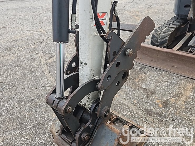 2016-bobcat-e32-image-28