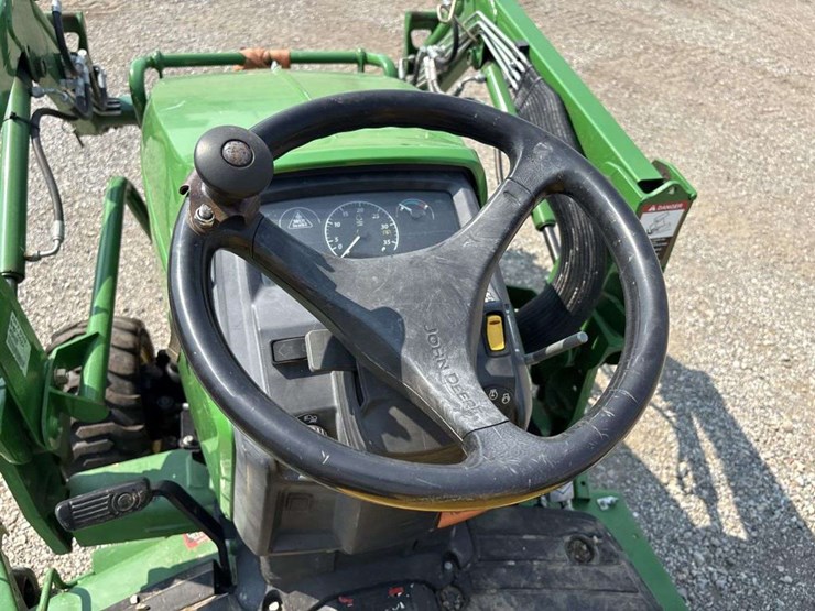 john-deere-1025r-image-13