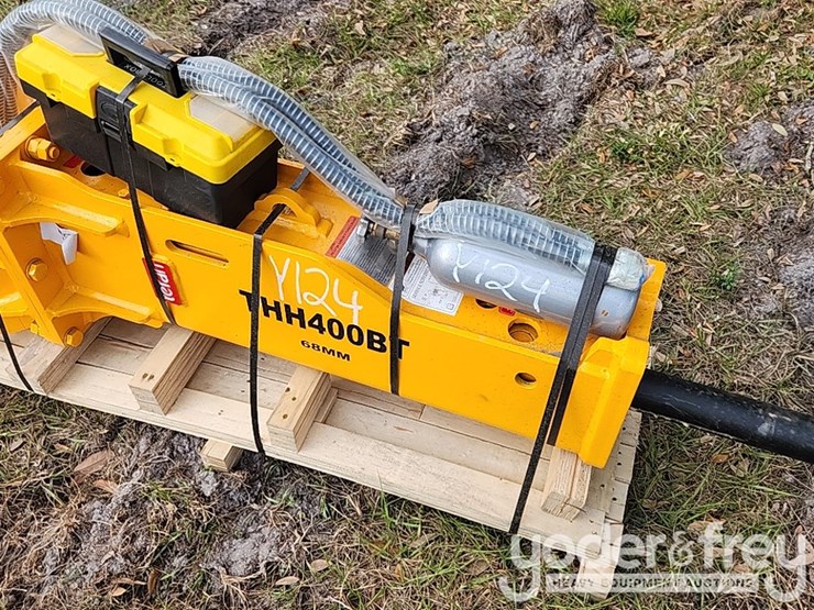 caterpillar-416-image-6