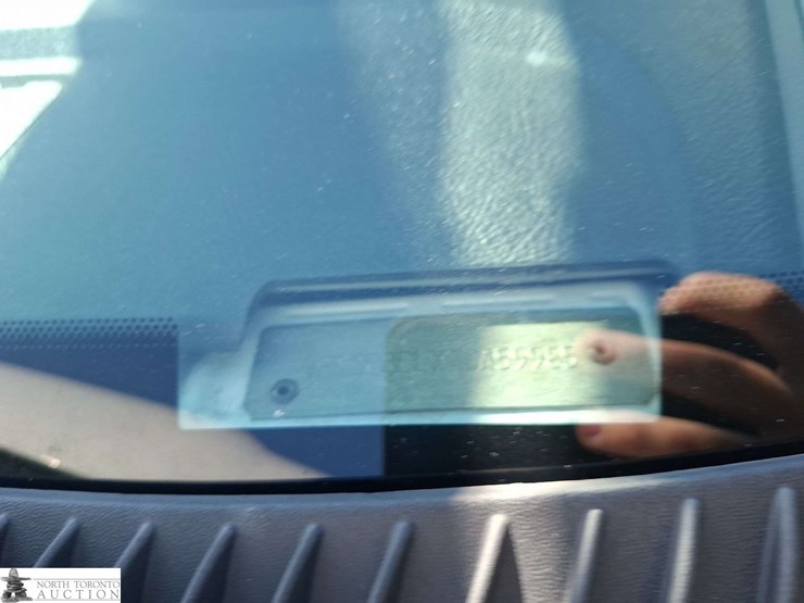 2010-ford-cargo-image-16