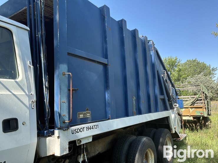1995-ford-l8000-image-16