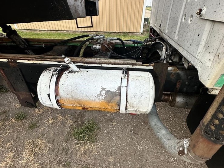 1988-ford-l9000-image-32