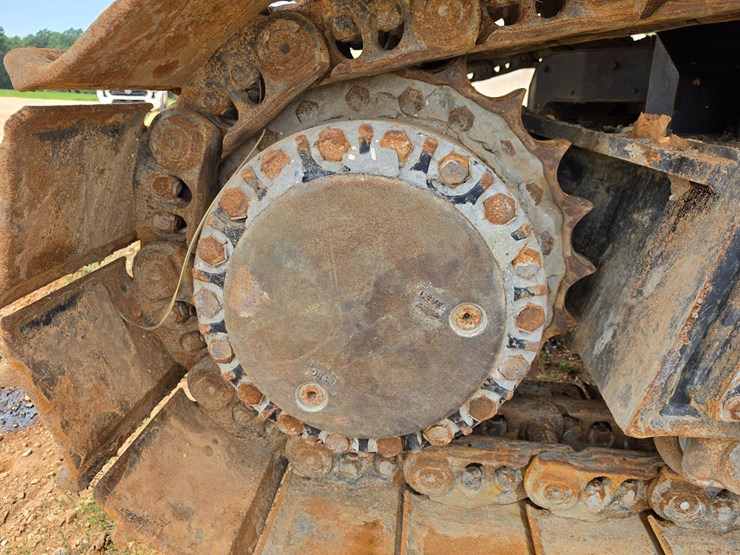 2023-caterpillar-374-image-72
