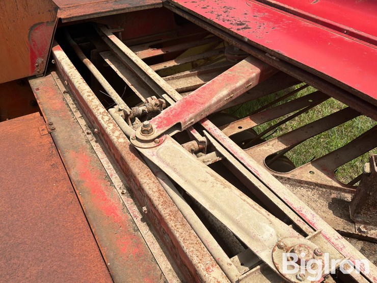 new-holland-268-image-14