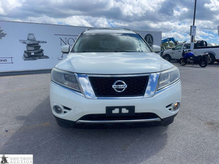 2015-nissan-pathfinder-image-2