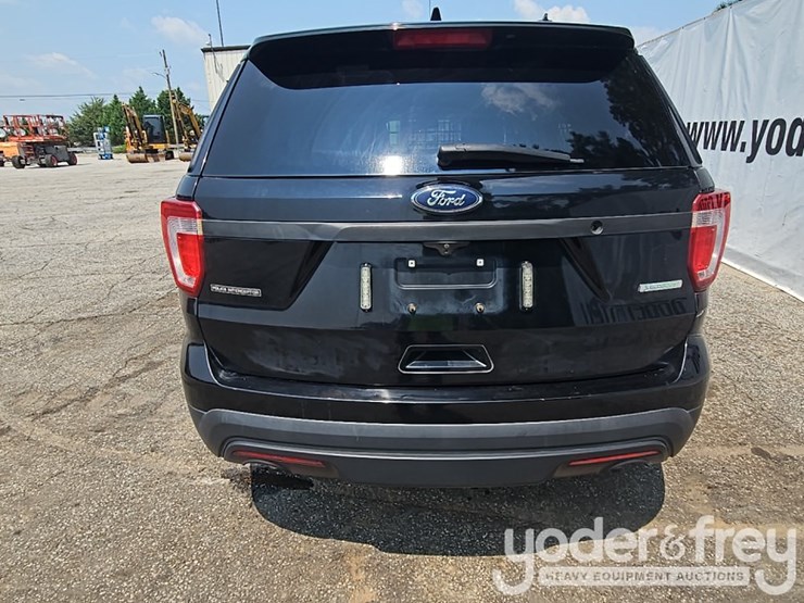 2017-ford-explorer-xlt-image-4