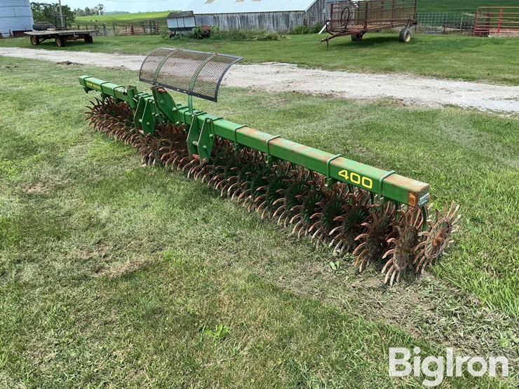 john-deere-400-image-1