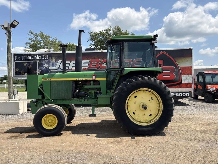 john-deere-4430-image-2