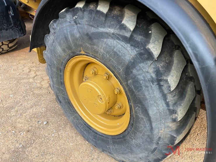 2016-caterpillar-906m-image-11