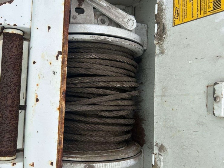 2016-freightliner-m2-106-image-51