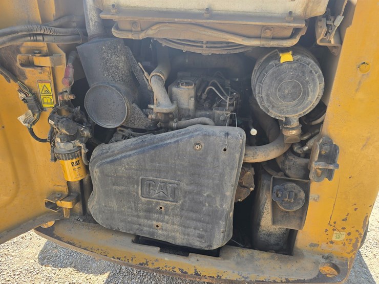 2013-caterpillar-289c2-image-33