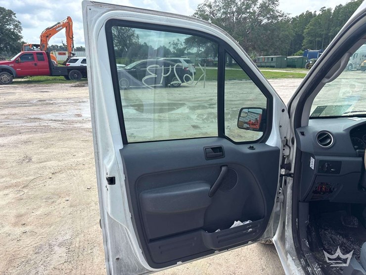 2011-ford-transit-connect-image-11