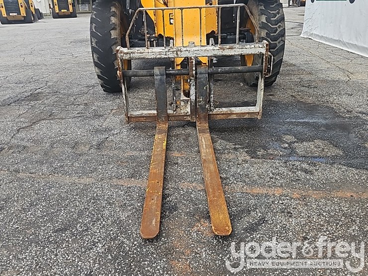2015-jcb-507-42-image-14