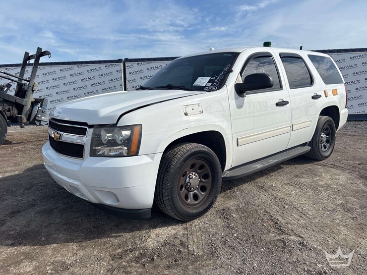 2013-chevrolet-tahoe-image-1