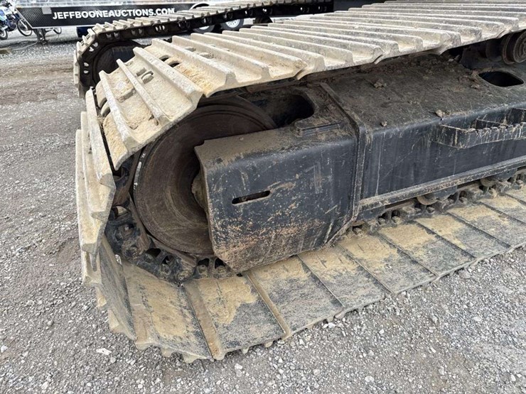 deere-200c-lc-image-13