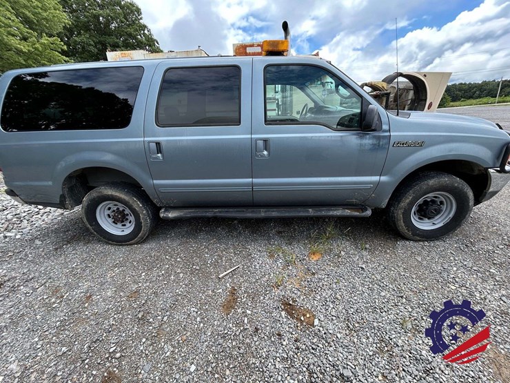 2000-ford-excursion-image-6
