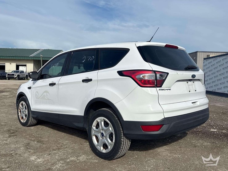 2010-ford-escape-image-4