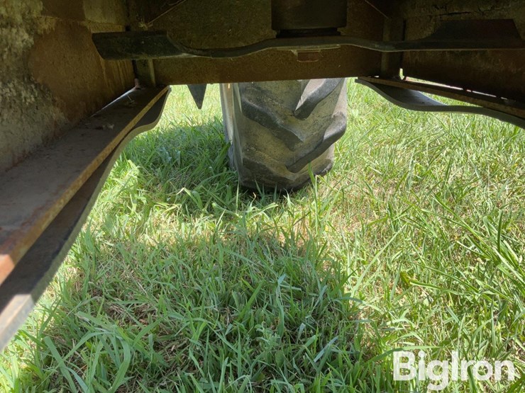 john-deere-700-image-11
