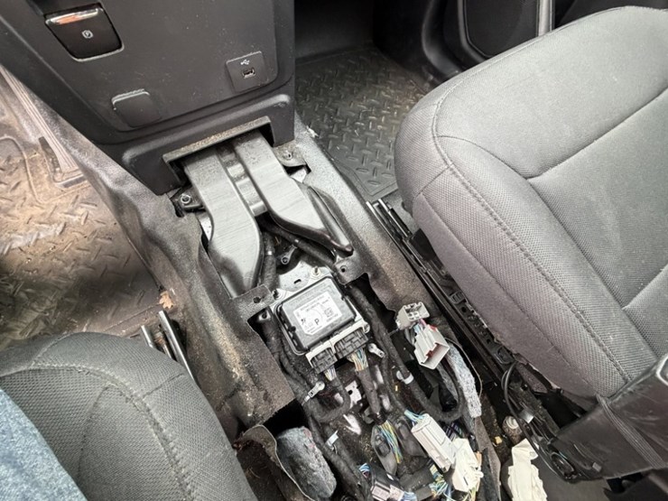 2020-ford-explorer-image-33