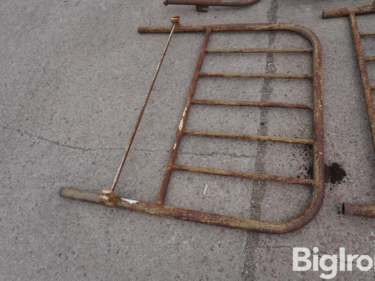 bench-brackets-&-headboards-image-11