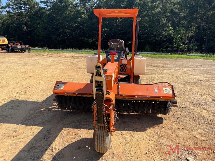 laymor-sm300-towable-sweeper-image-7