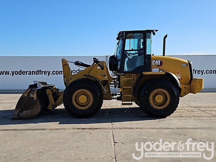 2023-caterpillar-920-image-3