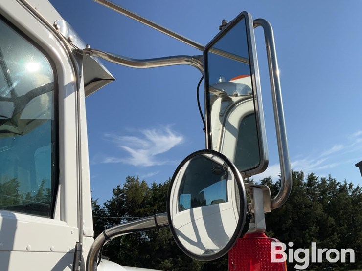 2005-peterbilt-378-image-18