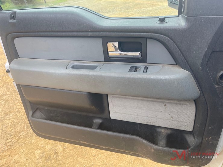 2014-ford-f150-xl-image-26