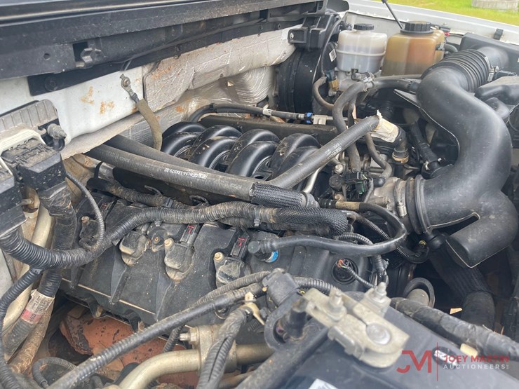 2013-ford-f150-xl-image-17