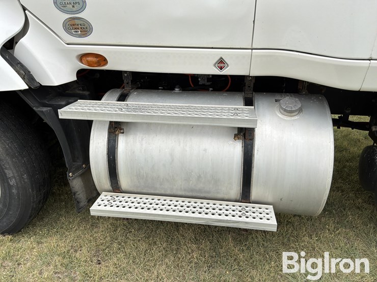2010-international-prostar-image-18