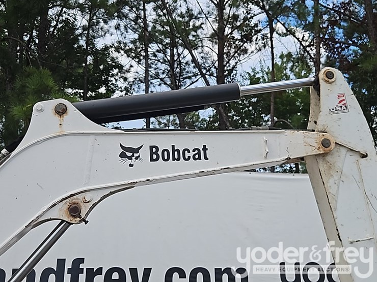 2016-bobcat-e32-image-24