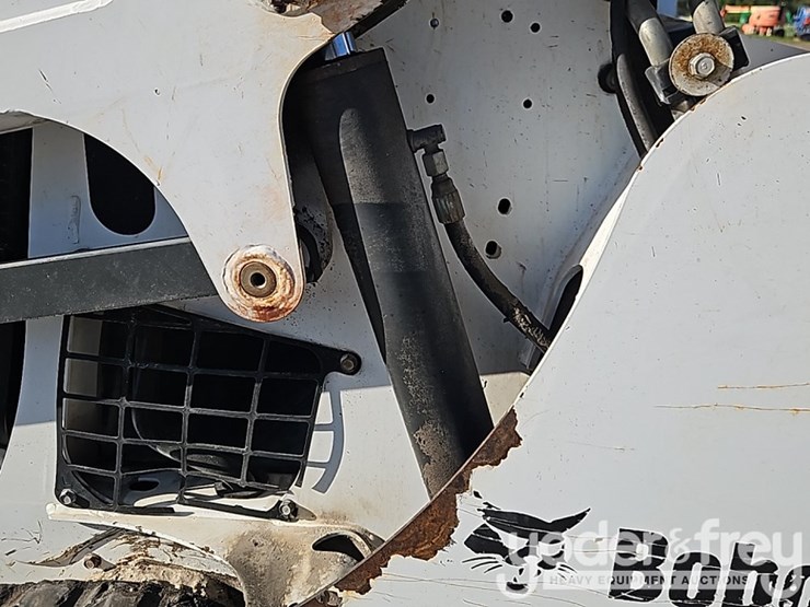 2017-bobcat-t595-image-22