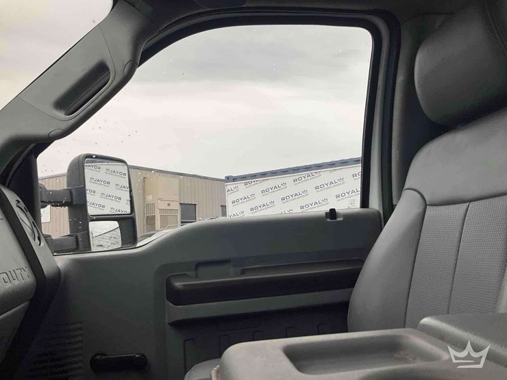 2015-ford-f550-image-13