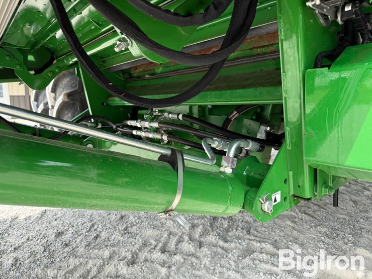 2024-john-deere-s780-image-12