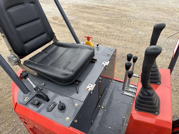 yc-15-mini-excavator-image-15