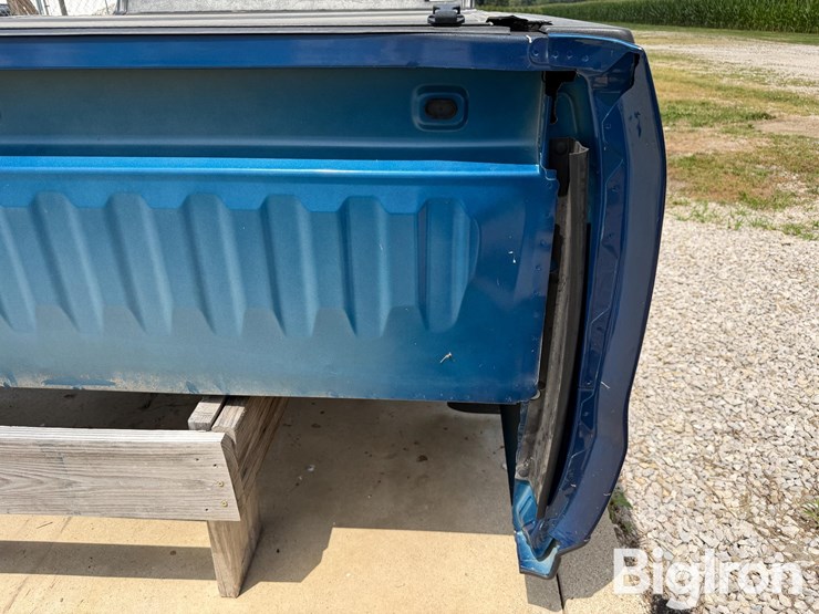 2019-chevrolet-2500hd-image-13