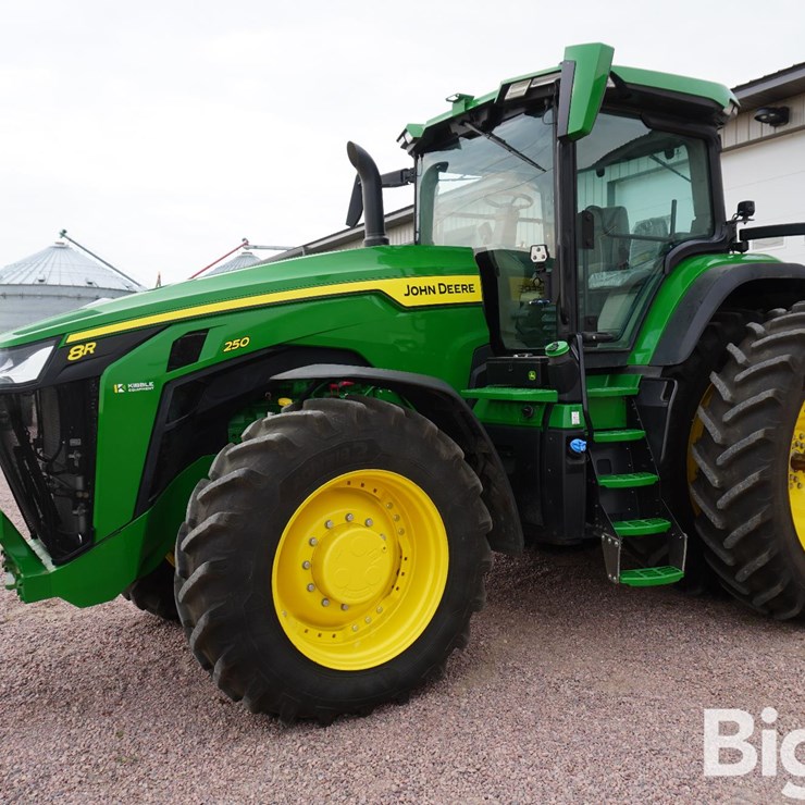 JOHN DEERE 8R 250