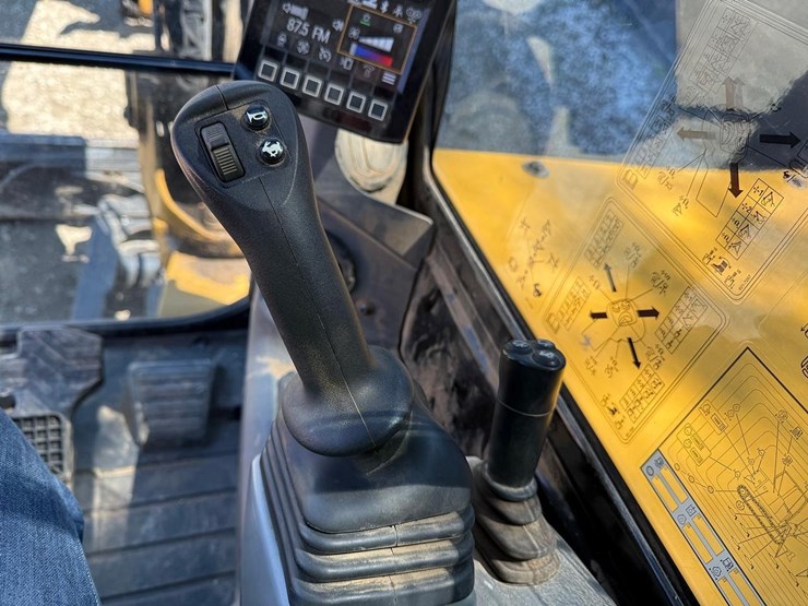 2022-caterpillar-305cr-image-24