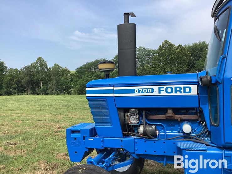 1977-ford-8700-image-12