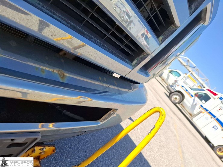 2010-ford-cargo-image-26