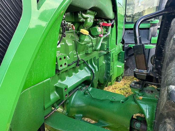 john-deere-8285r-image-34