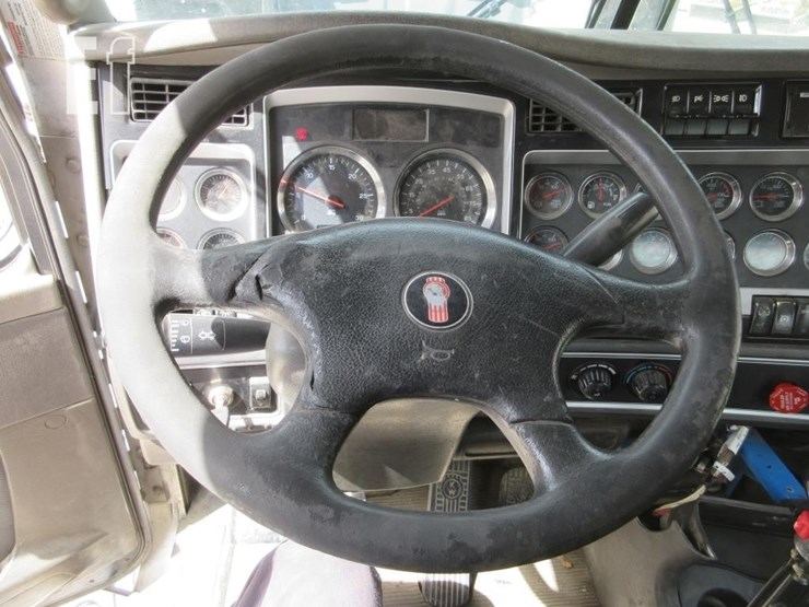 2015-kenworth-t800-image-15