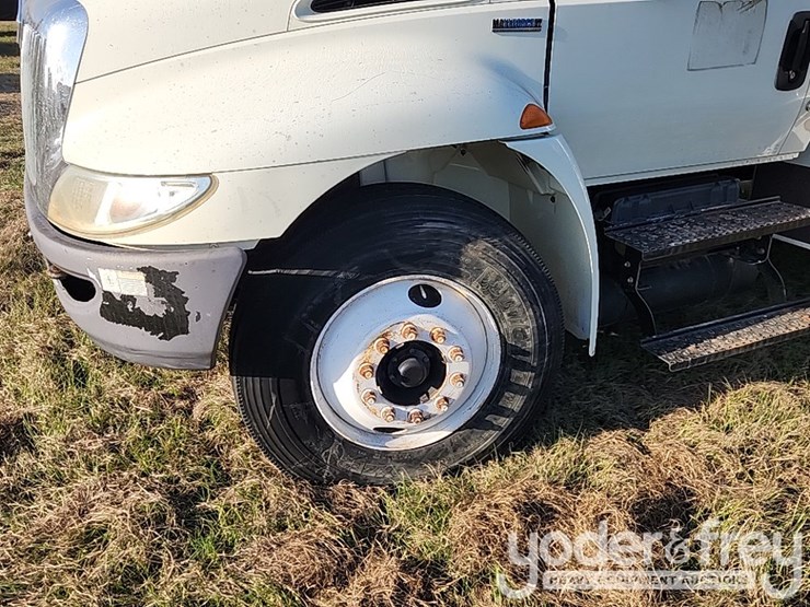 2008-international-durastar-4300-image-6
