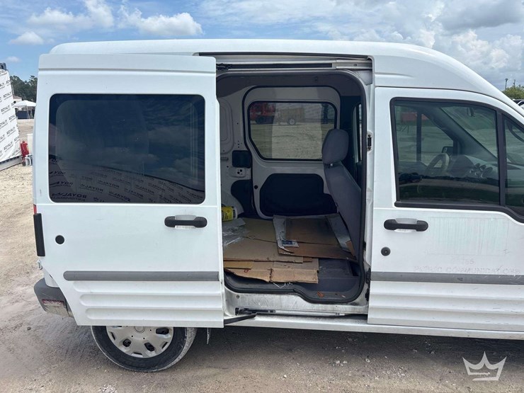 2011-ford-transit-connect-image-21