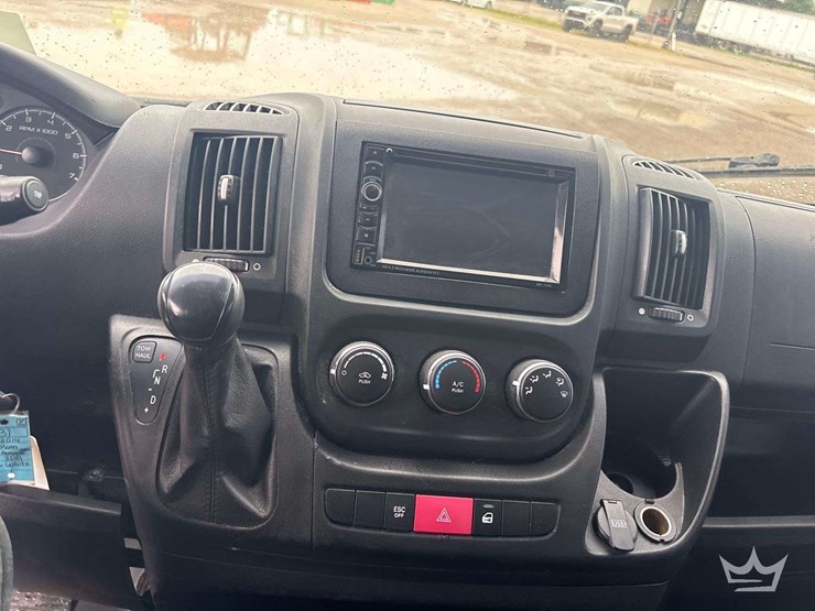 2014-dodge-3500-image-19