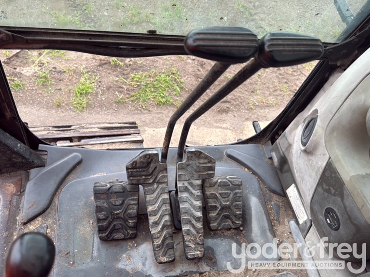 2013-caterpillar-328d-lcr-image-39