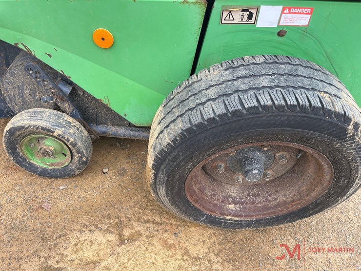 deutz-allis-round-baler-image-11